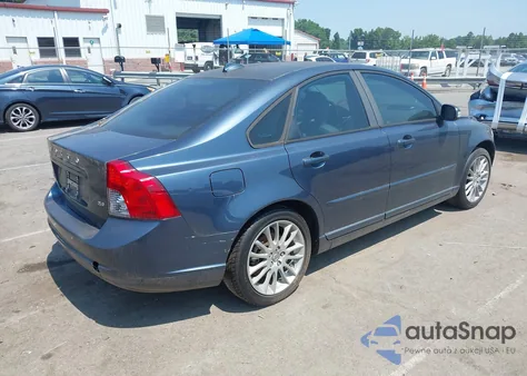 2009 Volvo S40 2.4I from USA, damaged, VIN YV1MS382092460984